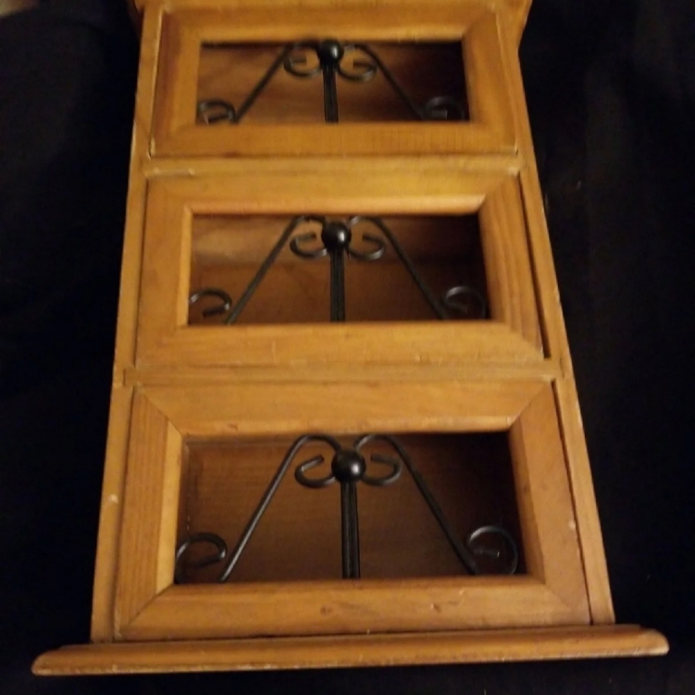 Wooden 3 drawer shelf